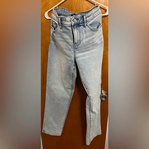 Express Mid Rise Blue Tinted Boyfriend Jeans Size 8L (worn once) - Picture 5 of 7